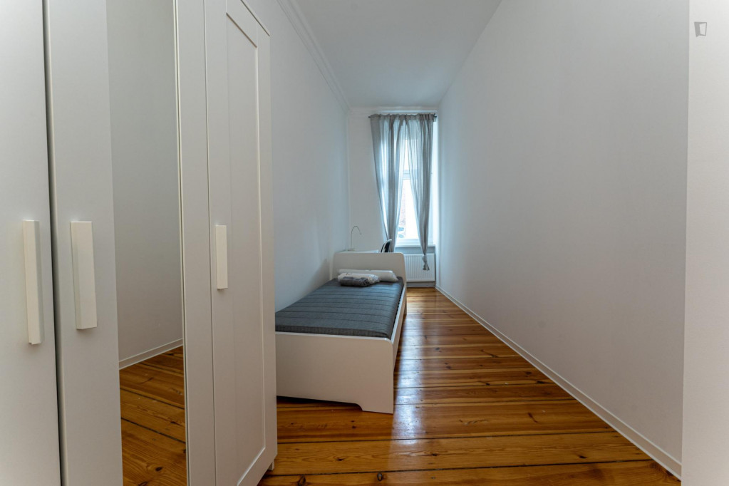Very nice single bedroom near the Ostkreuz train station - Berlin - chambre - ImmoJeune