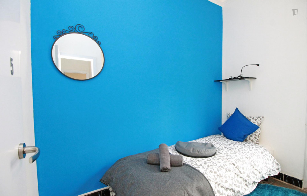 Bright and comfortable single bedroom near Campus Mar - Universitat Pompeu Fabra - Barcelone - chambre - ImmoJeune