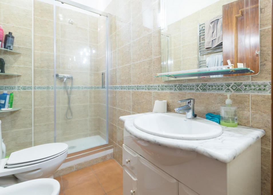 Very nice double bedroom near the Gran Vía metro