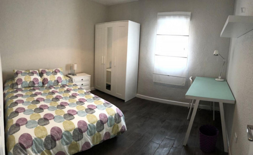 Double bedroom in a 3-bedroom apartment near Universidad Carlos III de Madrid: Campus de Getafe - Madrid - chambre - ImmoJeune