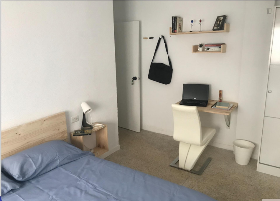 Double bedroom in 3-bedroom apartment