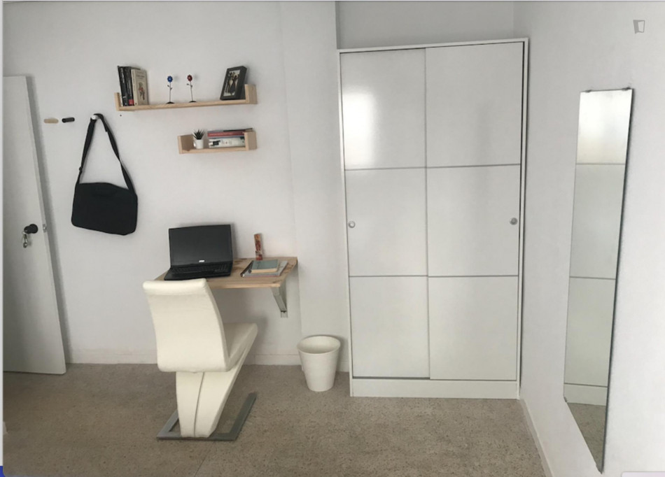 Double bedroom in 3-bedroom apartment
