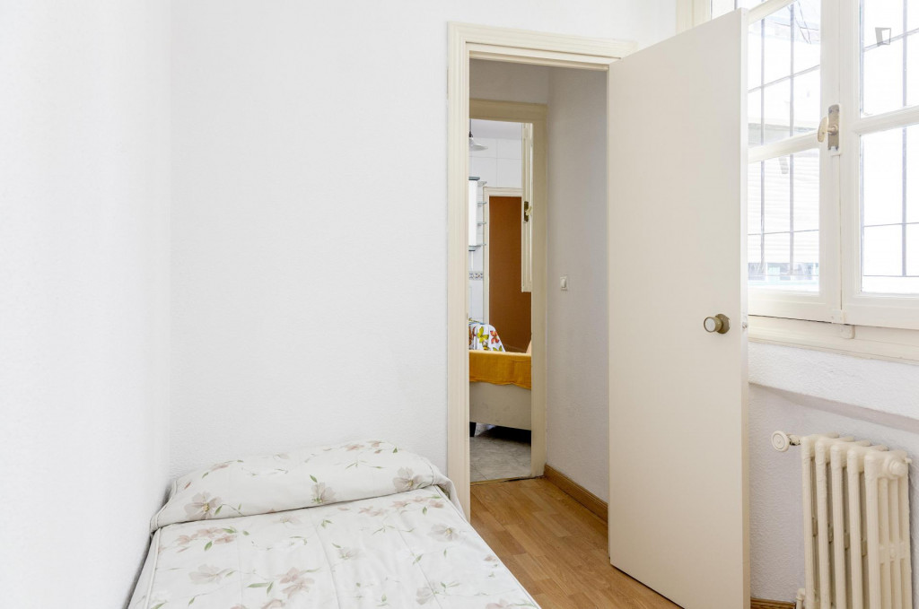 Single bedroom in 9-bedroom apartment in Malasaña - Madrid - chambre - ImmoJeune
