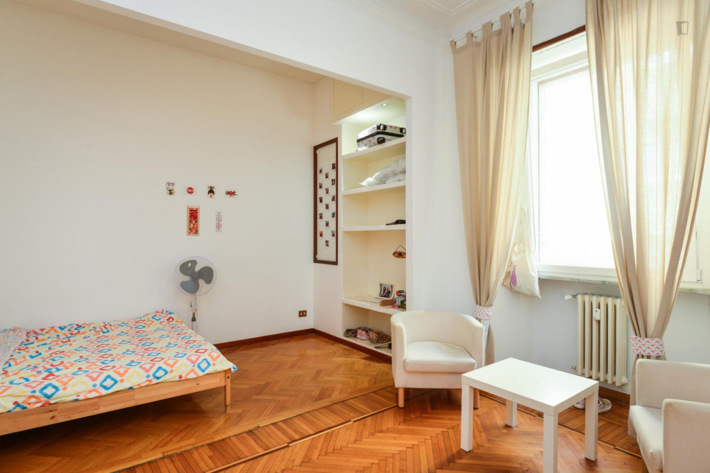 Spacious double bedroom near Luiss university - Rome - chambre - ImmoJeune