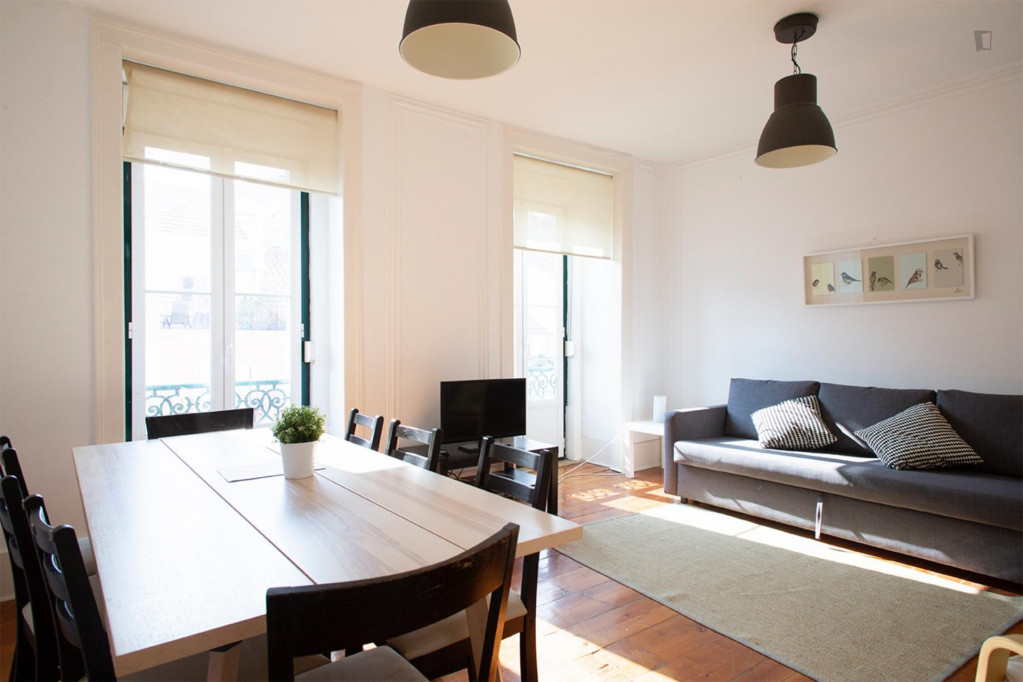 Charming downtown 4 bedroom Apartment next to Metro in popular Intendente - Lisbonne - chambre - ImmoJeune