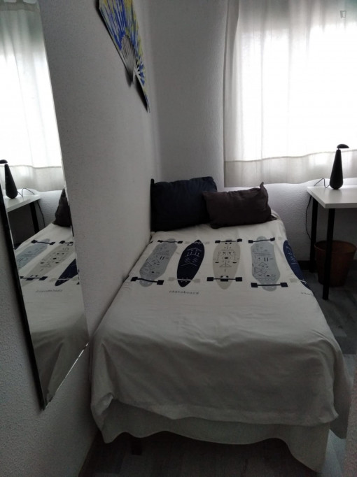 Single bedroom in 4-bedroom apartment - Séville - chambre - ImmoJeune