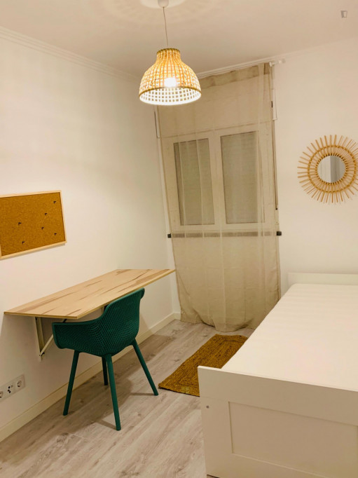 Single Bedroom with roll-out bed 7 min walking from Nova SBE - Lisbonne - chambre - ImmoJeune