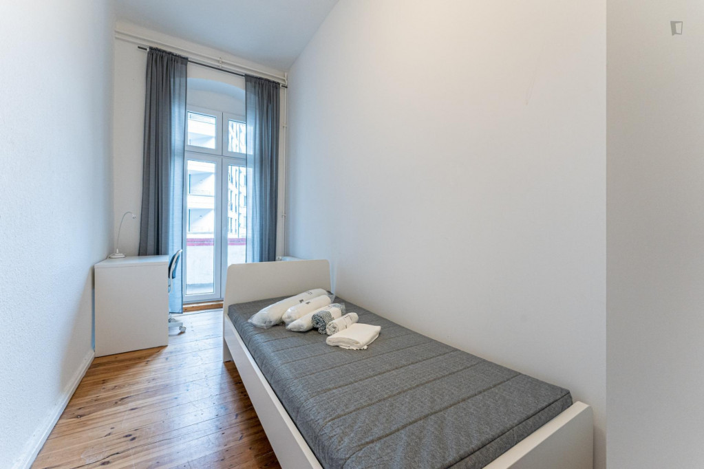 Charming single bedroom with a balcony, in Friedrichshain - Berlin - chambre - ImmoJeune