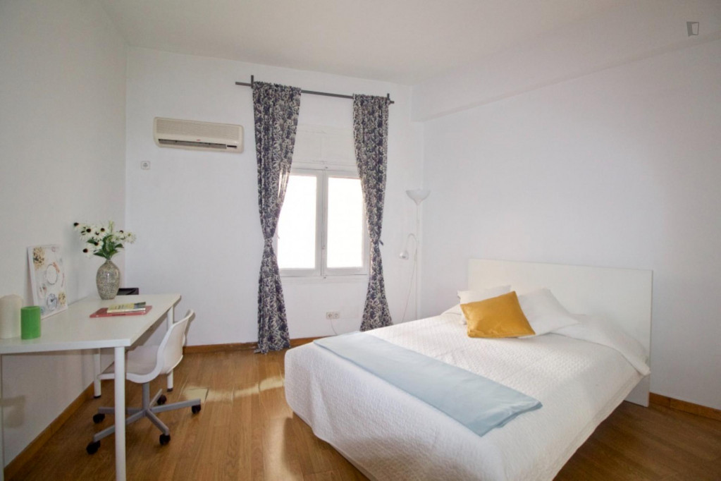 Elegant double bedroom in the vicinity of the Museo de Arte Público - Madrid - chambre - ImmoJeune