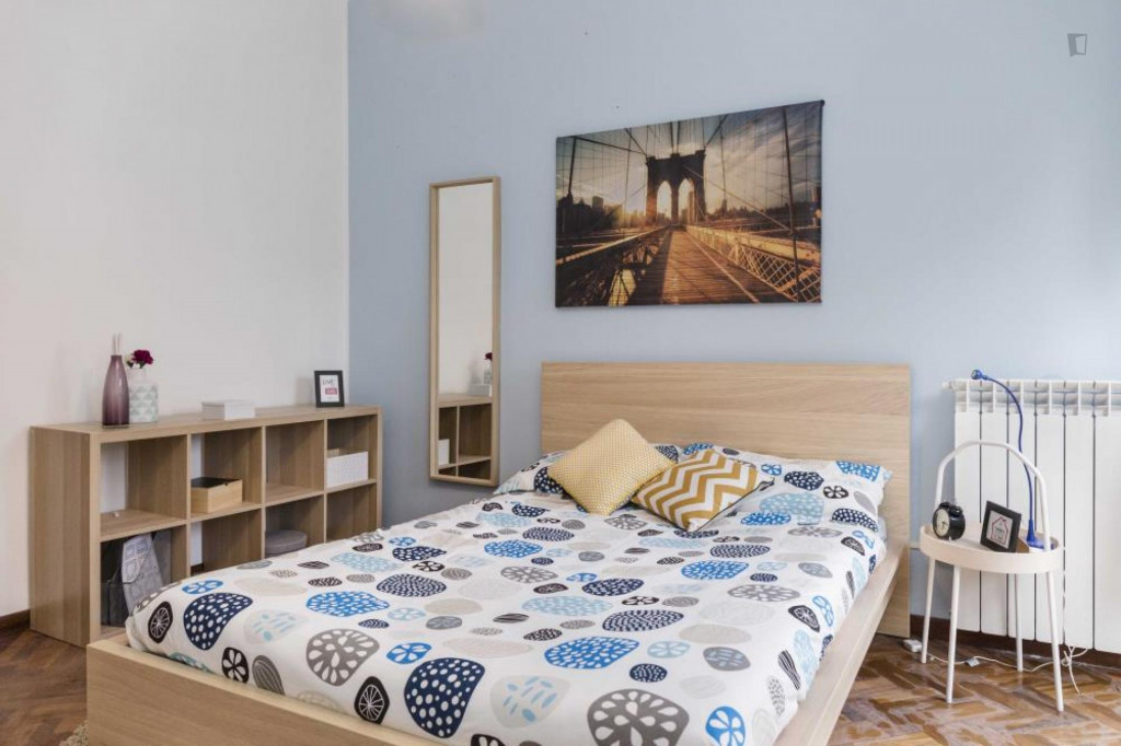 Comfy double bedroom near Porta Sant'Isaia - Bologne - chambre - ImmoJeune