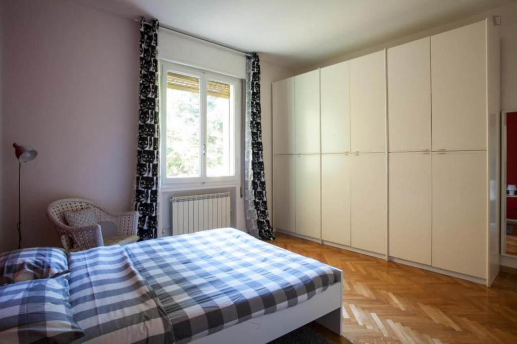 Beautiful double bedroom near Piazza VIII Agosto - Bologne - chambre - ImmoJeune
