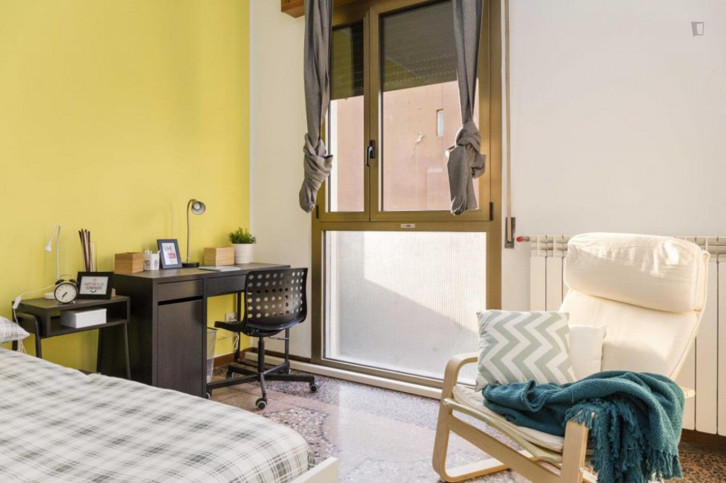 Lovely double bedroom near Porta Sant'Isaia - Bologne - chambre - ImmoJeune