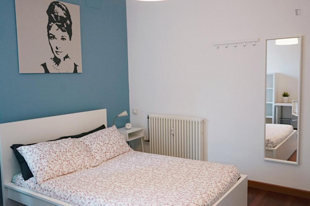 Elegant double bedroom in a student flat, in the heart of Bologna - Bologne - chambre - ImmoJeune