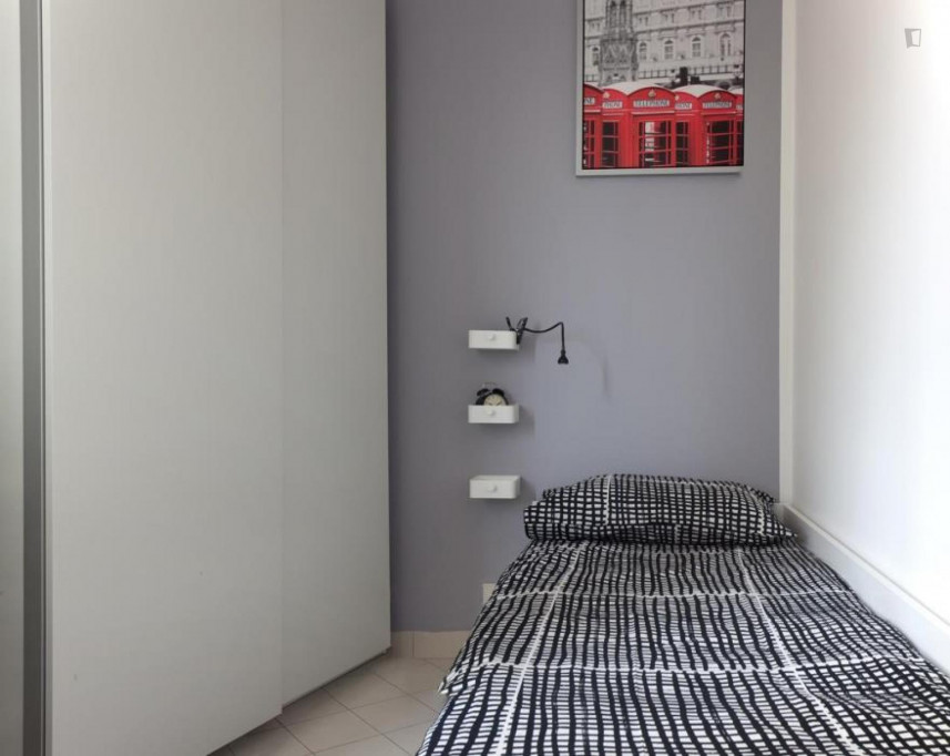 Very nice single ensuite bedroom in Mazzini - Bologne - chambre - ImmoJeune