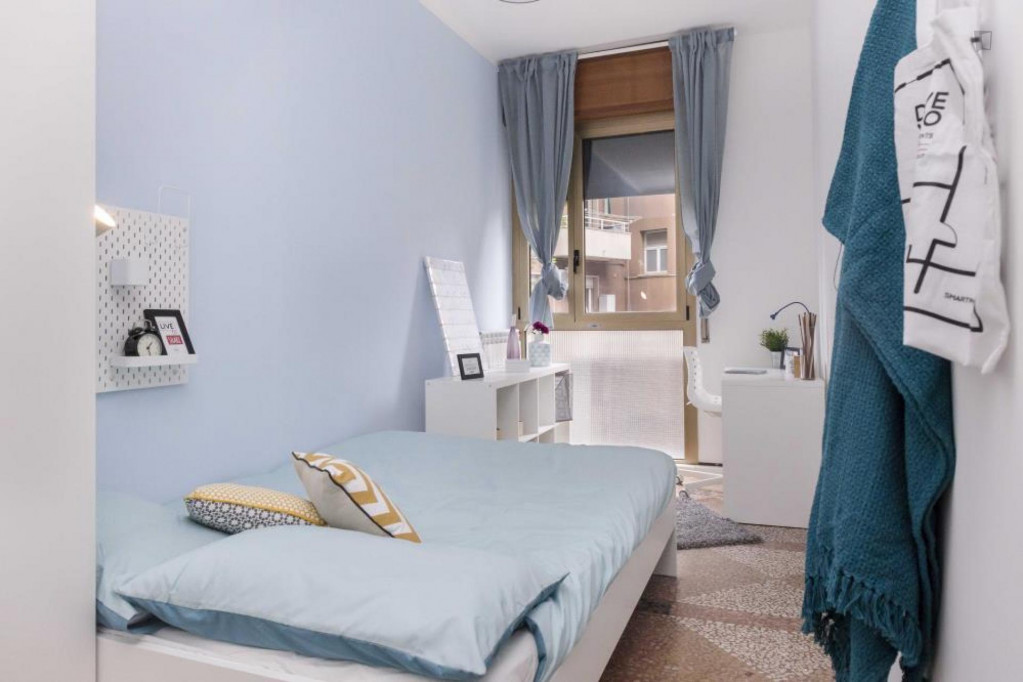 Dashing double bedroom in Quartiere Saragozza - Bologne - chambre - ImmoJeune