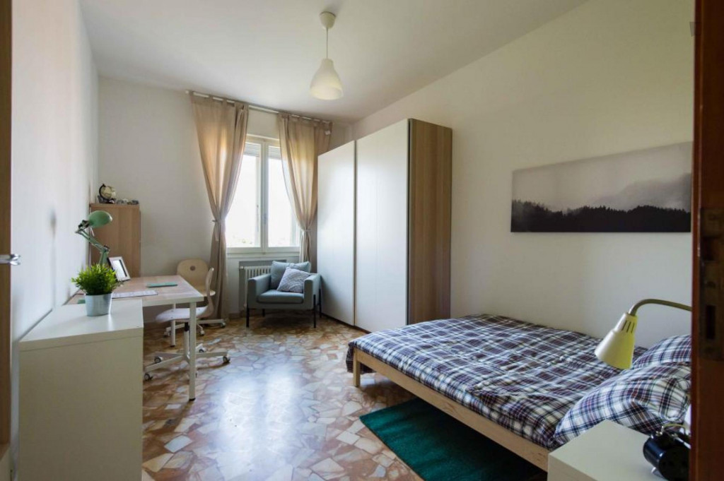 Light double bedroom in Murri - Bologne - chambre - ImmoJeune