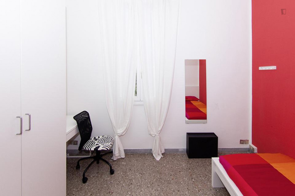 Charming single bedroom in Mazzini - Bologne - chambre - ImmoJeune