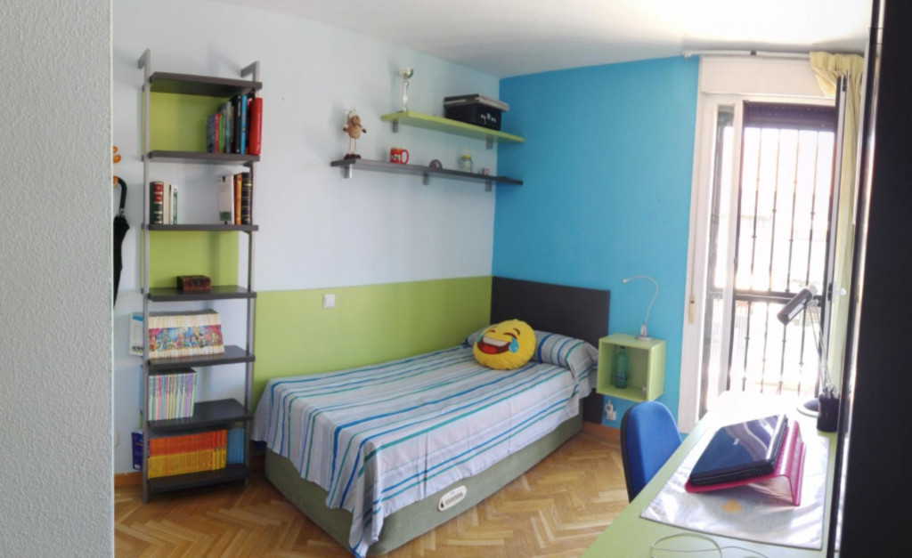 Single bedroom in a 3-bedroom apartment near Parque de Valdegrullas - Madrid - chambre - ImmoJeune