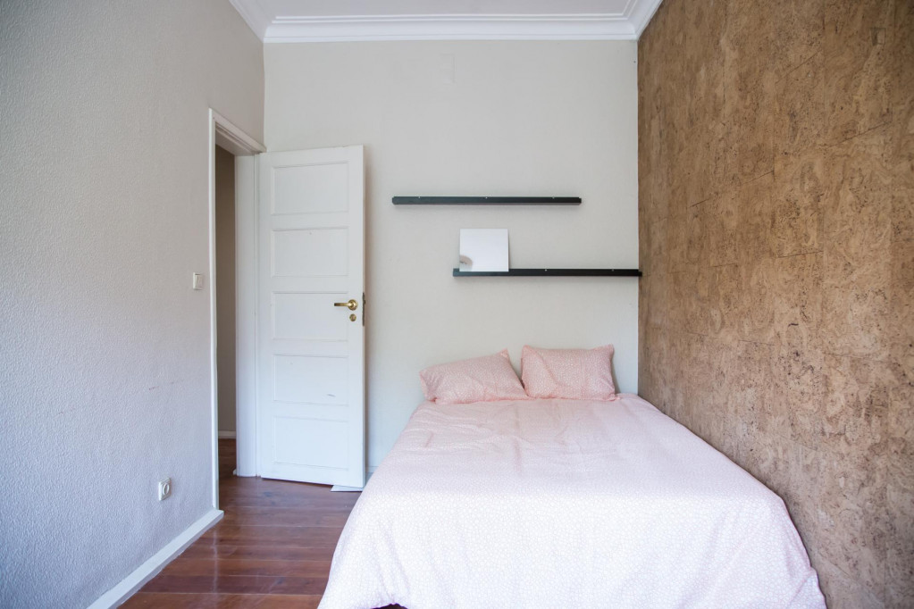Nice and cosy double bedroom in Alvalade - Lisbonne - chambre - ImmoJeune