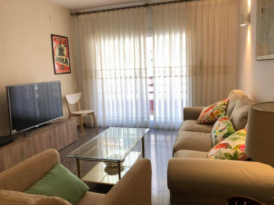 Bedroom in a shared apartment. Only students! Very close to the city center. - Valence - chambre - ImmoJeune