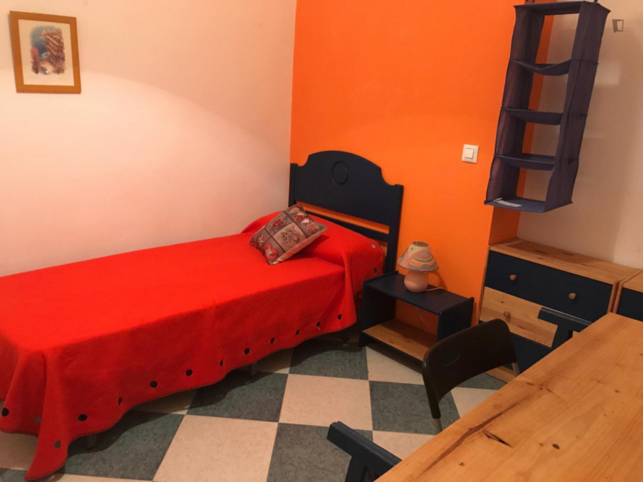 Single bedroom in 3-bedroom house - Cadiz - chambre - ImmoJeune