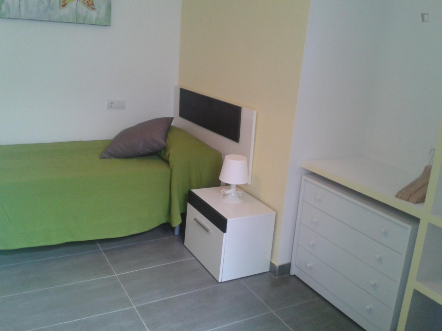 Homely single bedroom close to Universidad de Cádiz - Cadiz - chambre - ImmoJeune