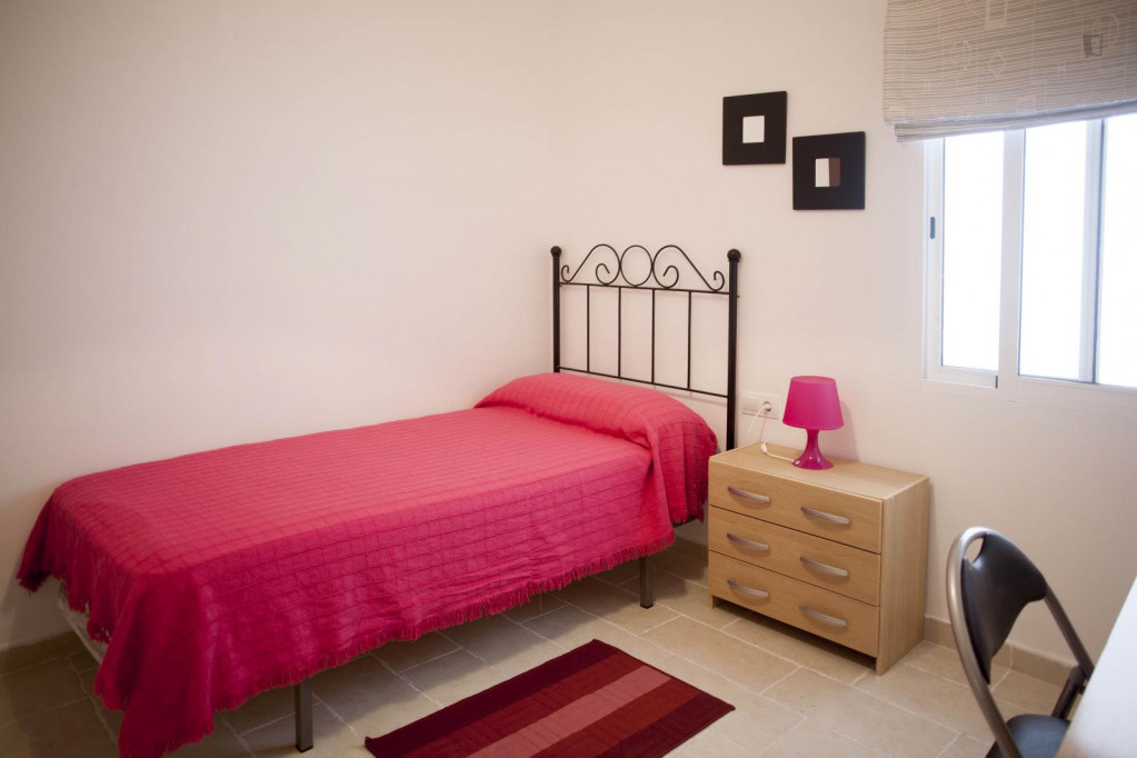 Lovely single bedroom in walking distance from Universidad de Cádiz - Cadiz - chambre - ImmoJeune
