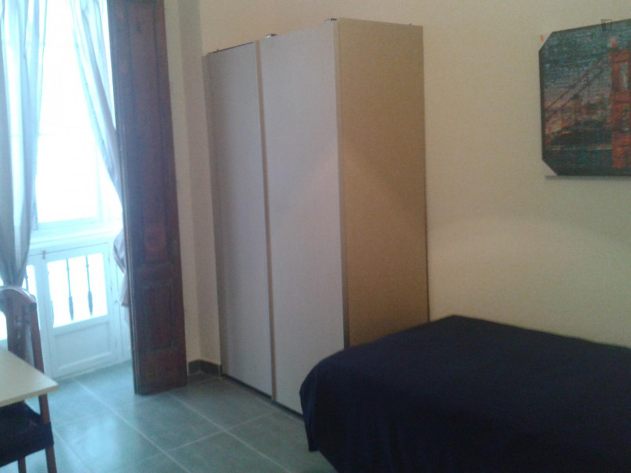 Snug single bedroom close to Universidad de Cádiz - Cadiz - chambre - ImmoJeune