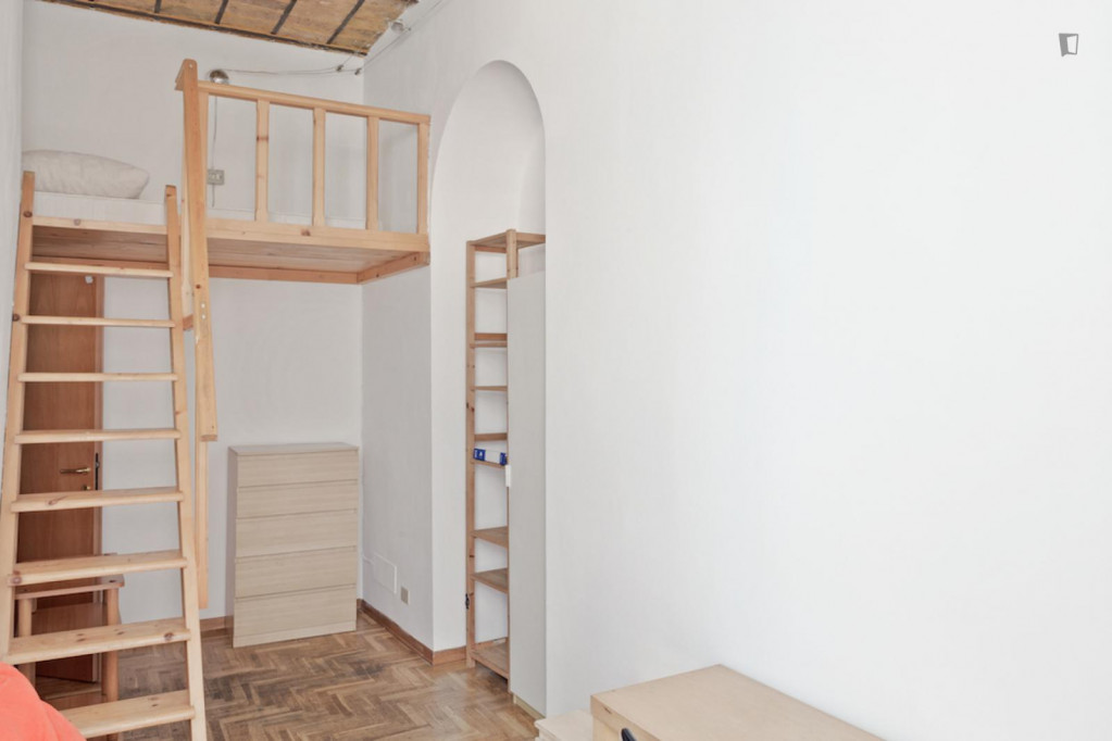 Cool single bedroom with a balcony, near Sapienza Università di Roma - Rome - chambre - ImmoJeune