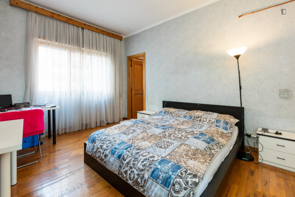 Bright double ensuite bedroom in Quartiere X Ostiense - Rome - chambre - ImmoJeune