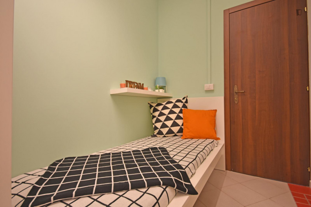 Fantastic single bedroom near Parco Caprotti - Bergamo - chambre - ImmoJeune