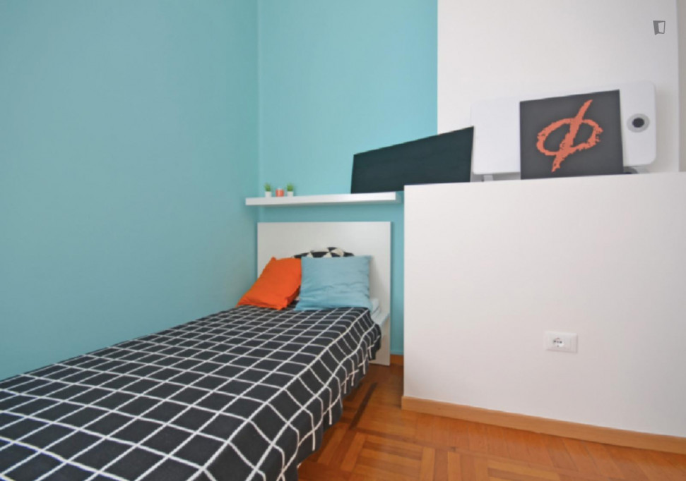 Alluring single bedroom near Parco Caprotti - Bergamo - chambre - ImmoJeune