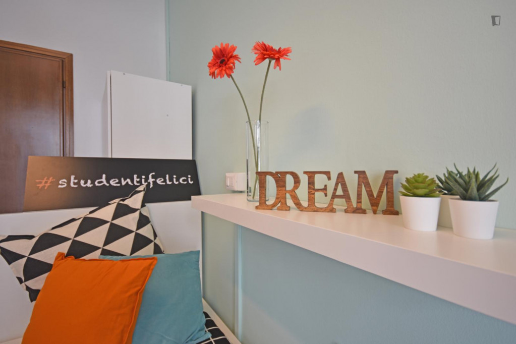 Amazing single bedroom near Parco Caprotti - Bergamo - chambre - ImmoJeune