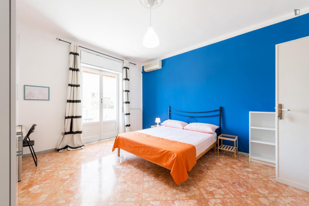 Modern double bedroom near Bari Sud Est train station - Bari - chambre - ImmoJeune