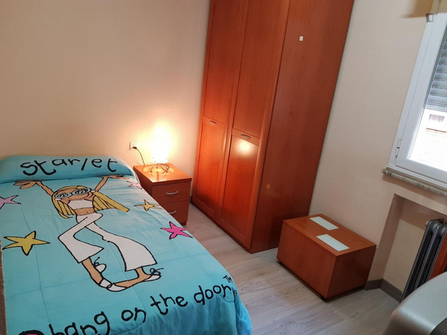 Lovely single bedroom close to Campus Miguel de Unamuno - Salamanca - chambre - ImmoJeune