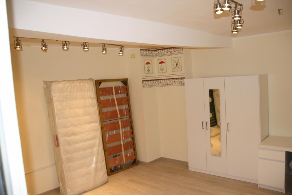 Bright single bedroom near Darsena metro station