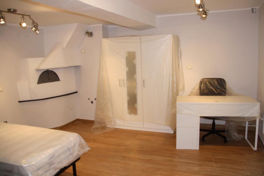 Cozy single bedroom near Darsena metro station