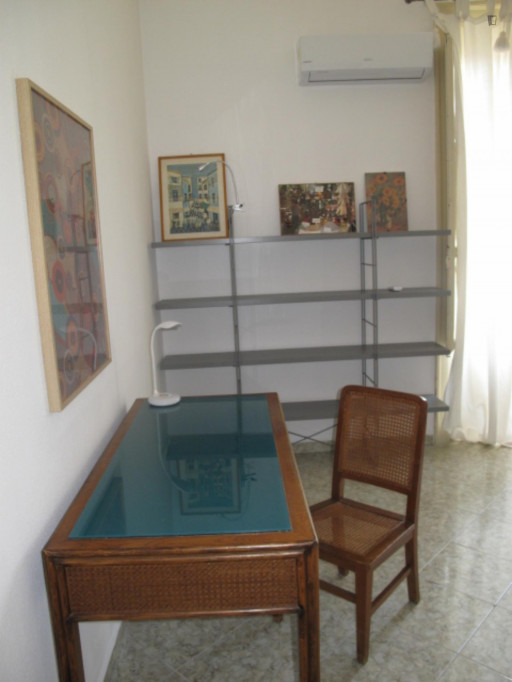 Double bedroom in a 4-bedroom apartment near Piazza Don Luigi Sturzo