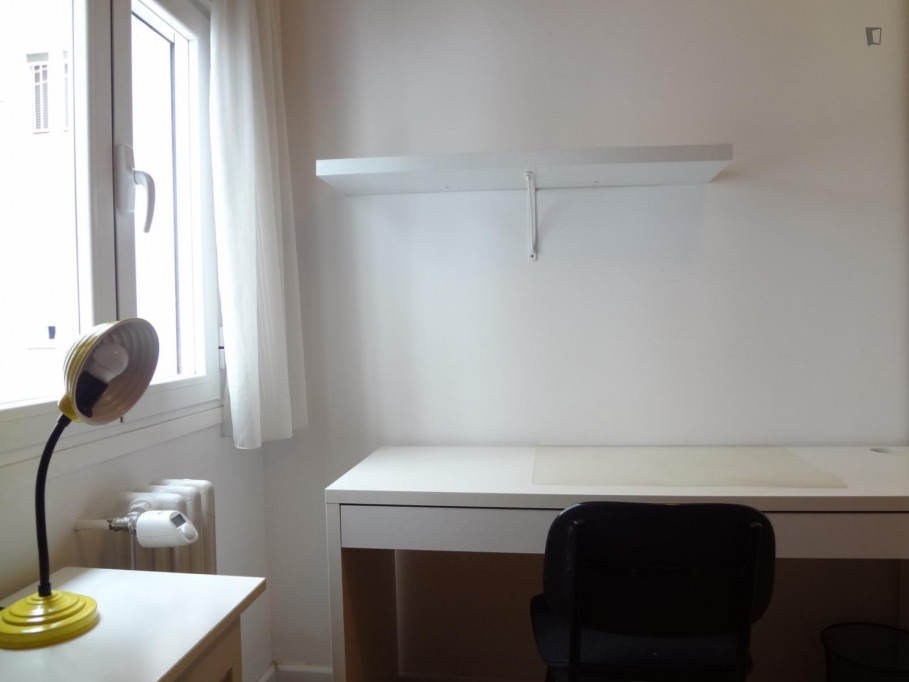 Room in shared students flat (between 20 & 30) - Madrid - chambre - ImmoJeune