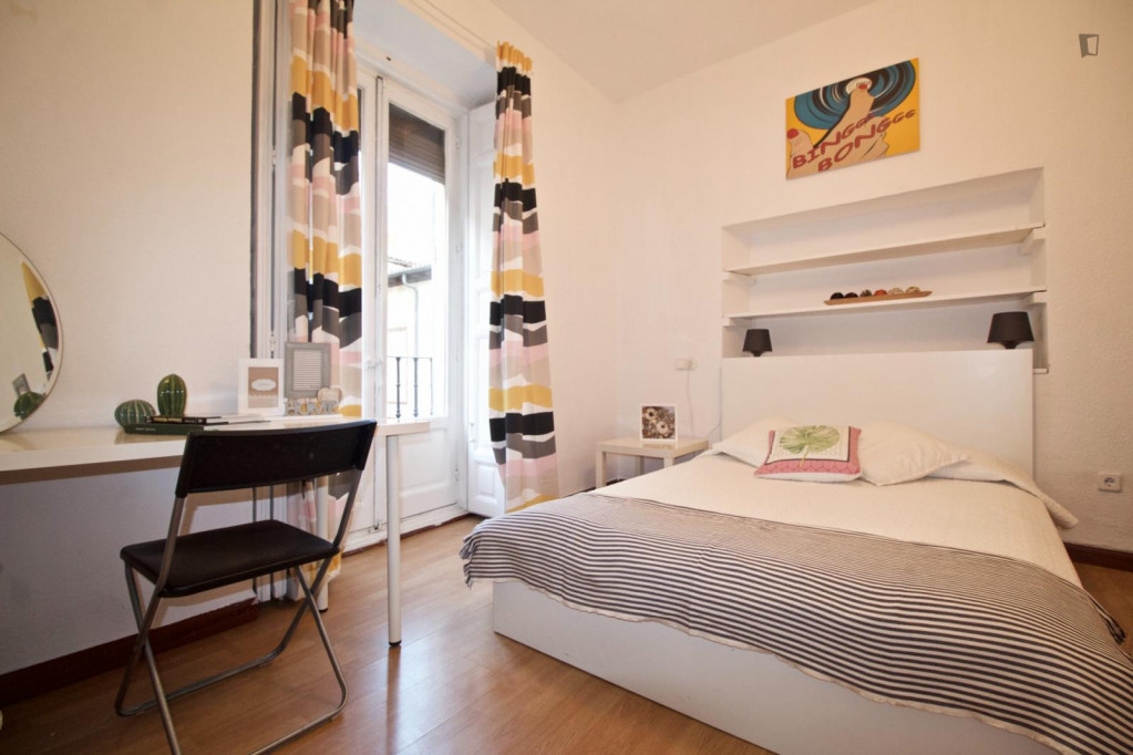 Single bedroom in a 5-bedroom flat in Malasaña - Madrid - chambre - ImmoJeune