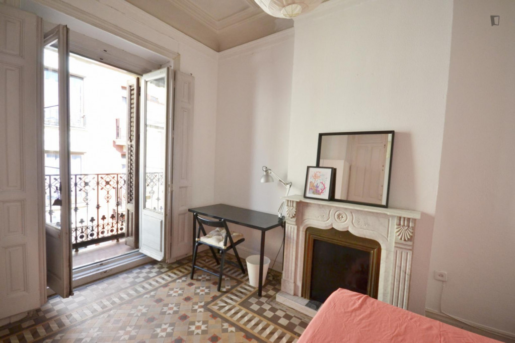 Neat double bedroom in a 11-bedroom flat in Asturias - Madrid - chambre - ImmoJeune