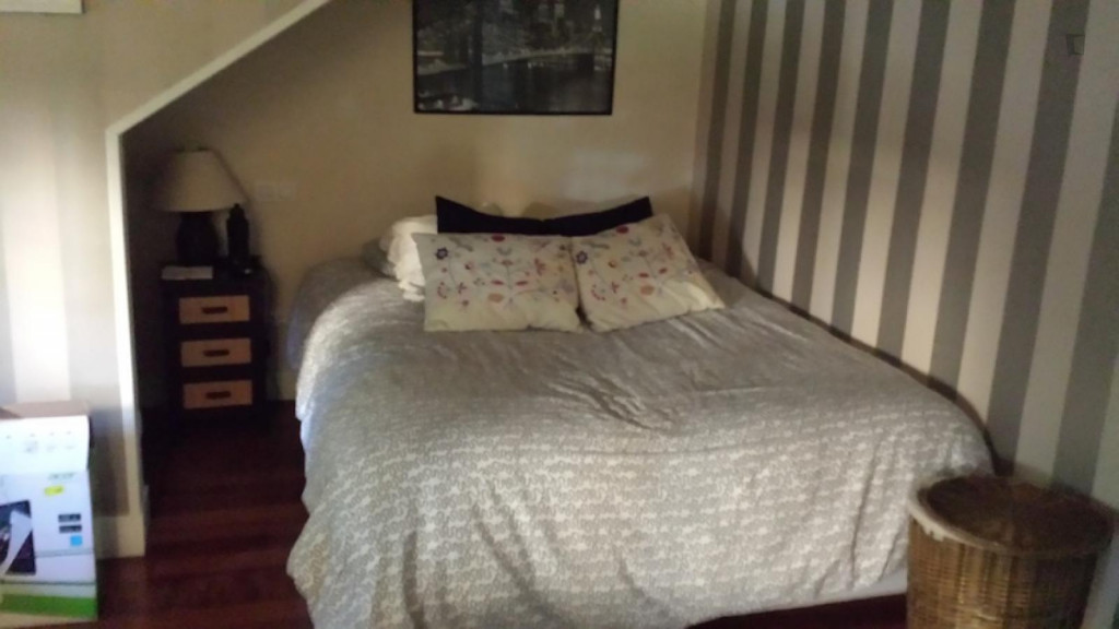 Comfy double bedroom in a 2-bedroom house in Alcobendas - Madrid - chambre - ImmoJeune