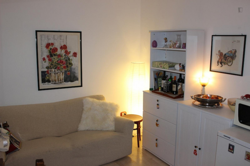 Lovely accommodation very close to Abbiategrasso tube station - Milan - chambre - ImmoJeune
