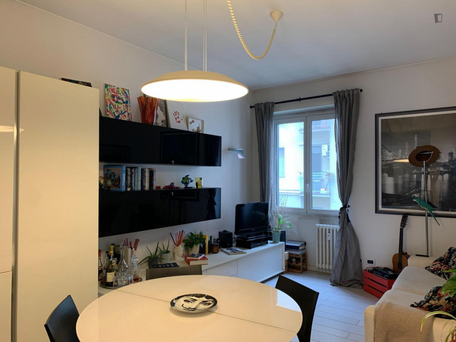Pleasant one-bedroom apartment near Università Bocconi - Milan - chambre - ImmoJeune