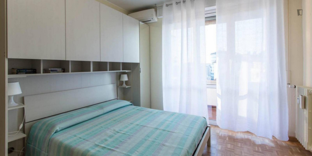 1-bedroom apartment, with outdoor area - Milan - chambre - ImmoJeune