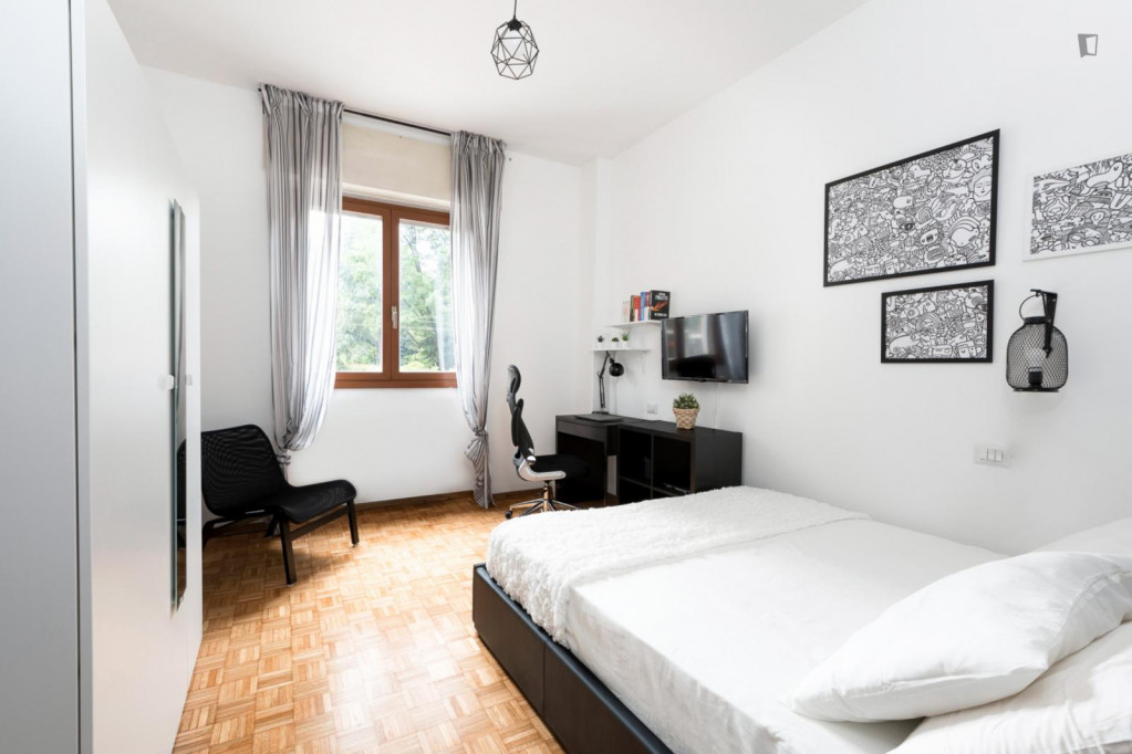 Snug double bedroom near the Lambrate train station - Milan - chambre - ImmoJeune