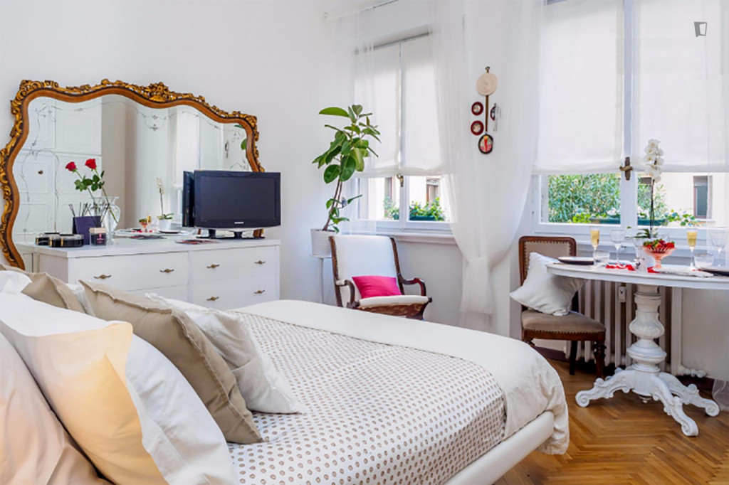 1-bedroom apartment, with outdoor area - Milan - chambre - ImmoJeune