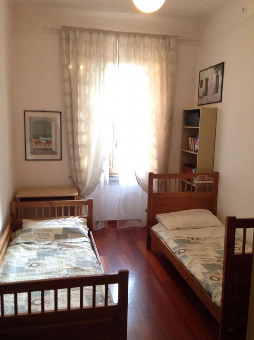 Pleasant 2-bedroom apartment close to MIP Politecnico di Milano - Milan - chambre - ImmoJeune