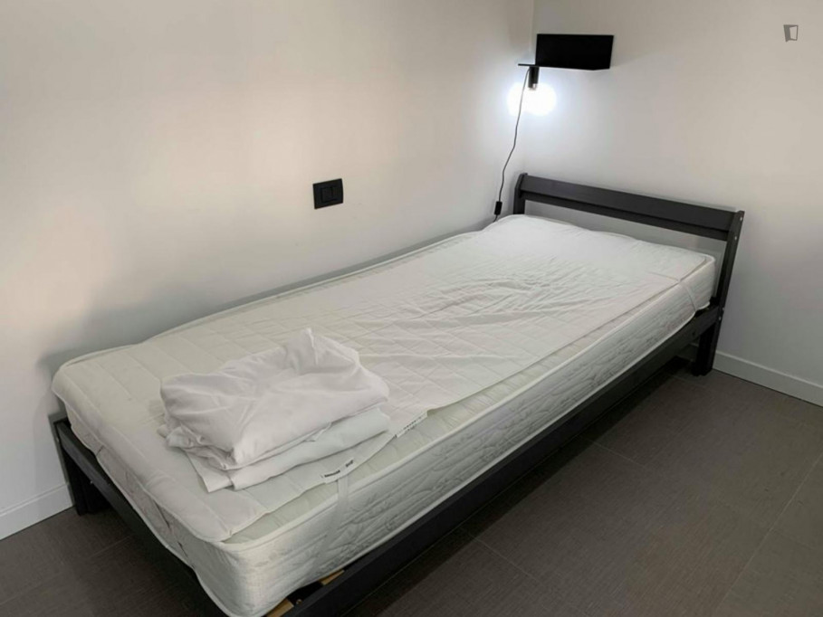 Bed in a twin bedroom close to Milano Bovisa station - Milan - chambre - ImmoJeune