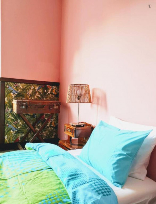 Ample twin ensuite bedroom in the centre of Braga